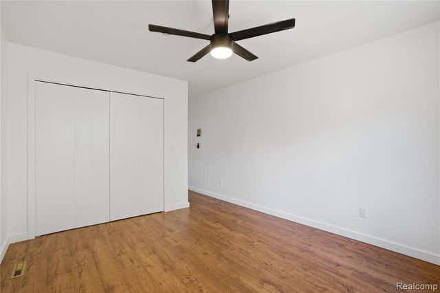 11221 Meadowood Drive, Brighton, MI 48114
