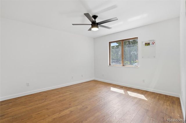11221 Meadowood Drive, Brighton, MI 48114
