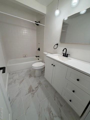 11221 Meadowood Drive, Brighton, MI 48114