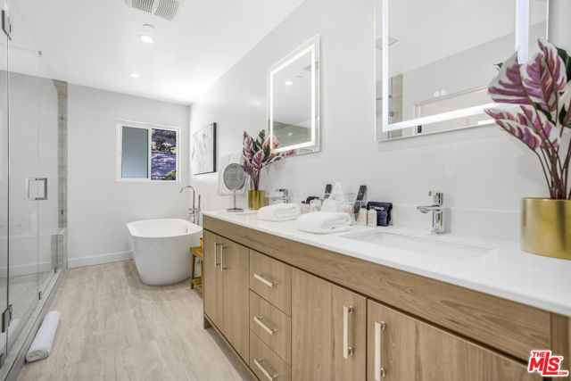 18202 Rancho Street, Tarzana (los Angeles), CA 91356