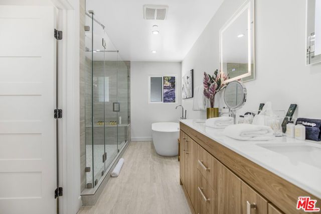 18202 Rancho Street, Tarzana (los Angeles), CA 91356