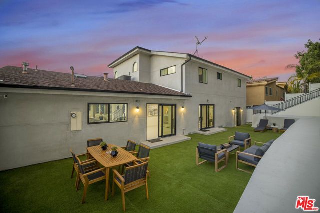 18202 Rancho Street, Tarzana (los Angeles), CA 91356