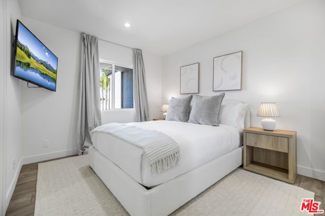 18202 Rancho Street, Tarzana (los Angeles), CA 91356