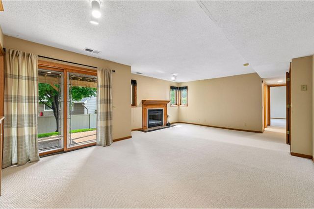 15481 Michele Lane, Eden Prairie, MN 55346