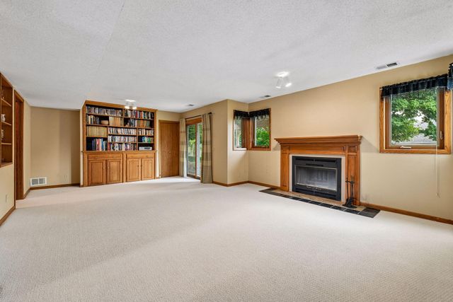 15481 Michele Lane, Eden Prairie, MN 55346
