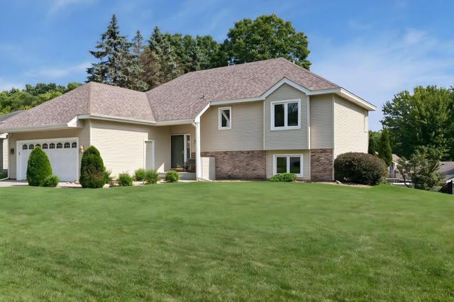15481 Michele Lane, Eden Prairie, MN 55346