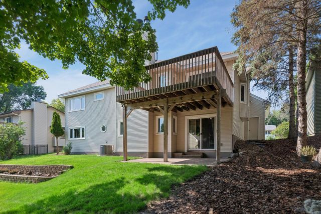 15481 Michele Lane, Eden Prairie, MN 55346