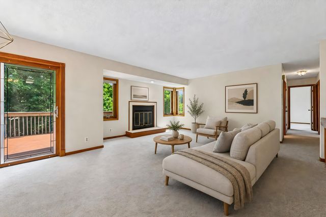 15481 Michele Lane, Eden Prairie, MN 55346