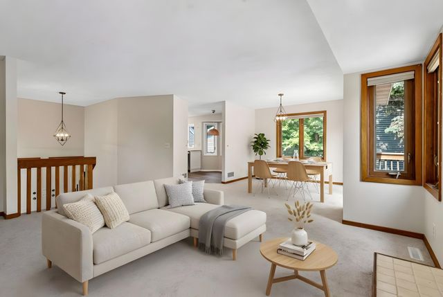15481 Michele Lane, Eden Prairie, MN 55346