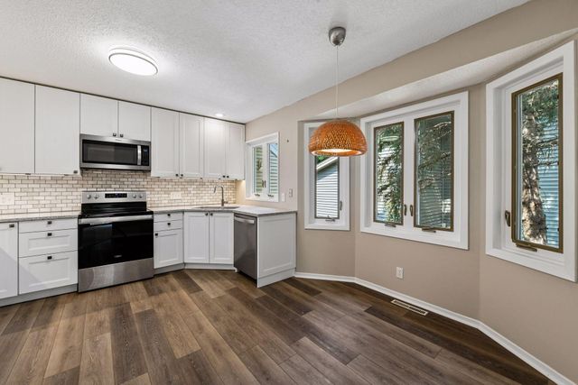 15481 Michele Lane, Eden Prairie, MN 55346