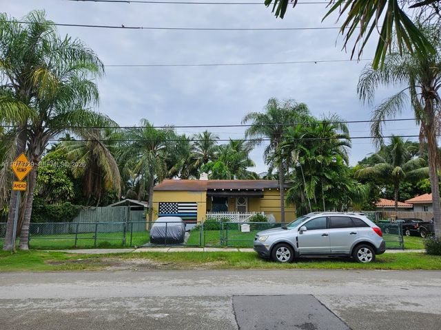 4021 SW 6th St, Miami, FL 33134