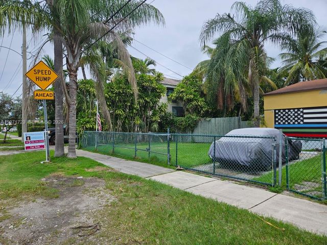 4021 SW 6th St, Miami, FL 33134