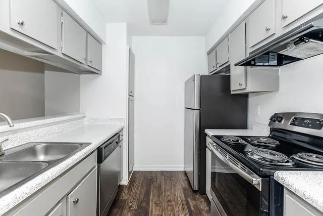 4400 Memorial Drive 14-2093, Houston, TX 77007