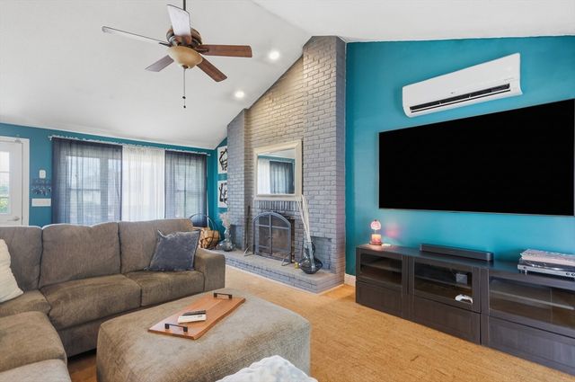 55 New Caster Drive, Lowell, MA 01854