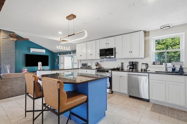 55 New Caster Drive, Lowell, MA 01854
