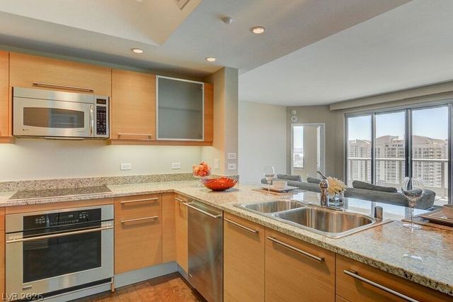 222 KAREN Avenue 3805, Las Vegas, NV 89109
