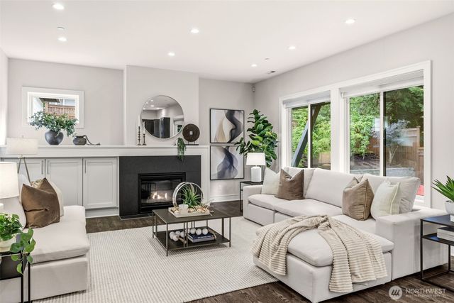 8431 SE 39th Street, Mercer Island, WA 98040