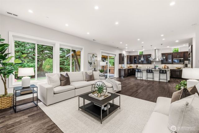 8431 SE 39th Street, Mercer Island, WA 98040