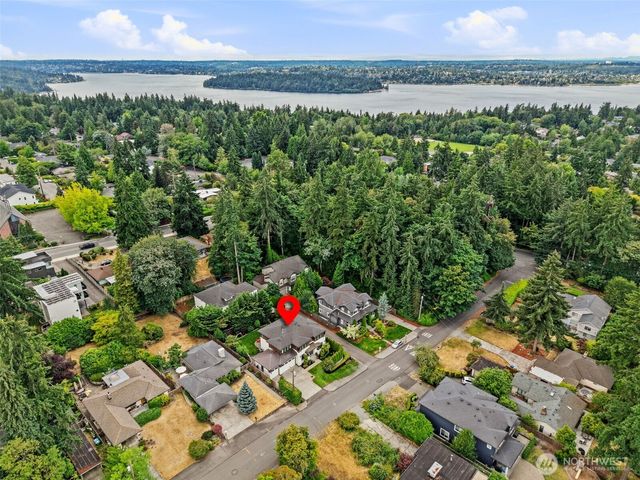 8431 SE 39th Street, Mercer Island, WA 98040