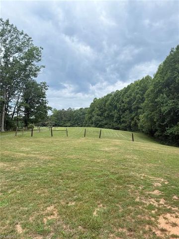 307 Valleygreen Trail, Pinnacle, NC 27043