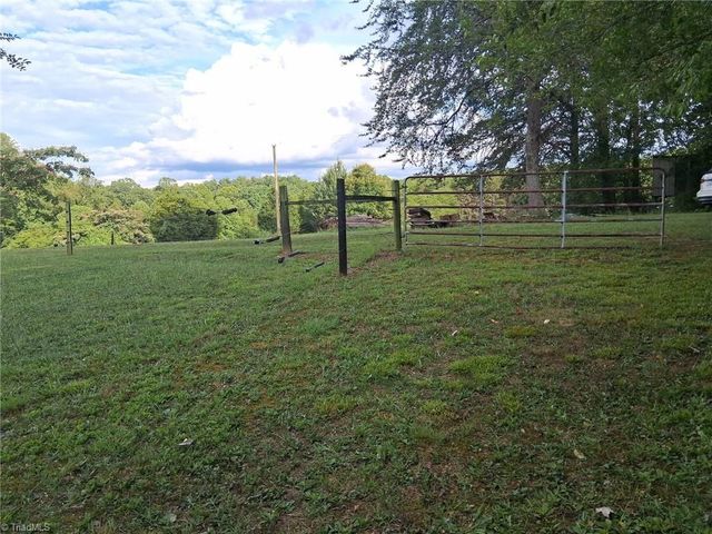 307 Valleygreen Trail, Pinnacle, NC 27043