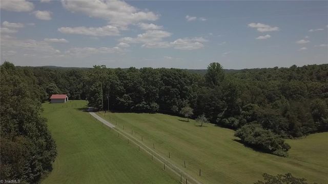 307 Valleygreen Trail, Pinnacle, NC 27043