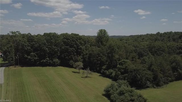 307 Valleygreen Trail, Pinnacle, NC 27043