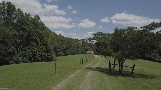 307 Valleygreen Trail, Pinnacle, NC 27043