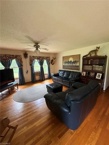 307 Valleygreen Trail, Pinnacle, NC 27043