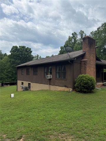 307 Valleygreen Trail, Pinnacle, NC 27043