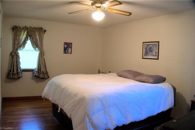 307 Valleygreen Trail, Pinnacle, NC 27043