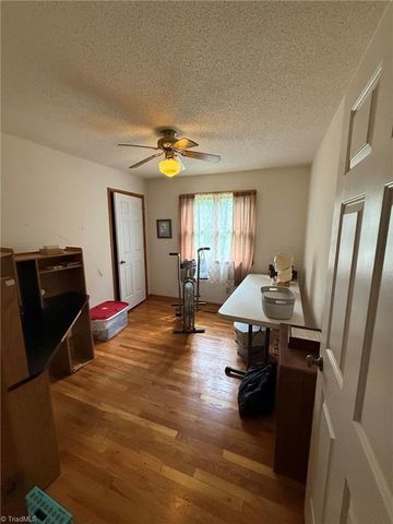 307 Valleygreen Trail, Pinnacle, NC 27043