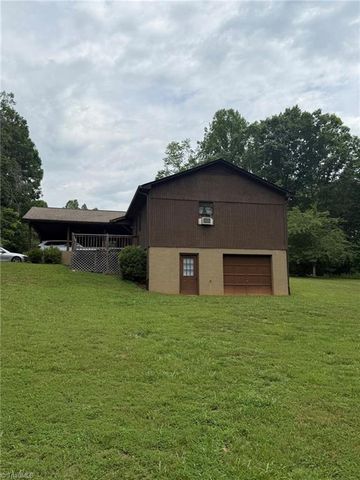 307 Valleygreen Trail, Pinnacle, NC 27043