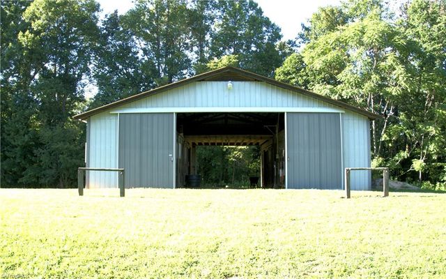 307 Valleygreen Trail, Pinnacle, NC 27043