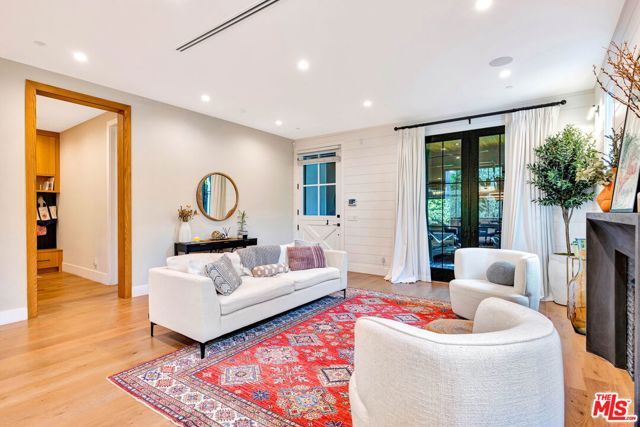 4145 Tujunga Avenue, Los Angeles, CA 91604
