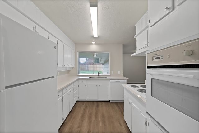 502 Pinebluff Drive, Lewisville, TX 75067