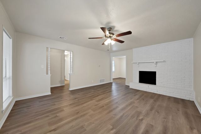 502 Pinebluff Drive, Lewisville, TX 75067