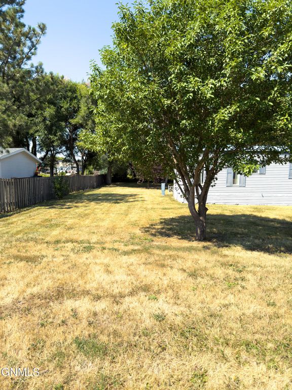 3115 9th Avenue E, Williston, ND 58801 photo 3