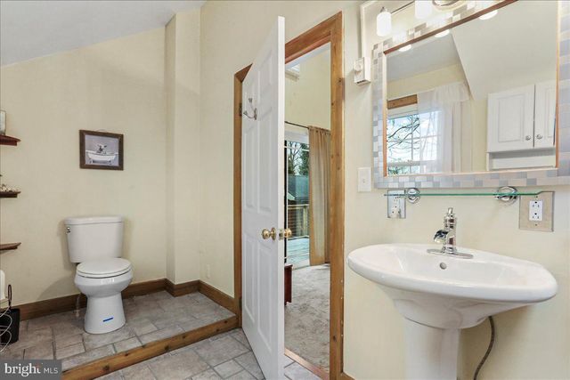 8709 SHEPHERDSTOWN PIKE, Shepherdstown, WV 25443