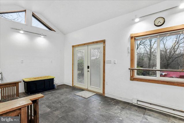 8709 SHEPHERDSTOWN PIKE, Shepherdstown, WV 25443