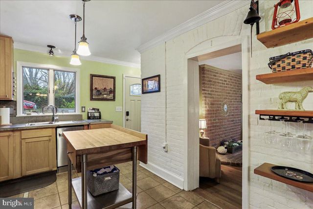 8709 SHEPHERDSTOWN PIKE, Shepherdstown, WV 25443