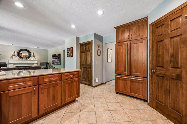 210 Piedmont Court, Chanhassen, MN 55317