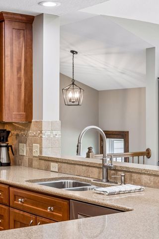 210 Piedmont Court, Chanhassen, MN 55317