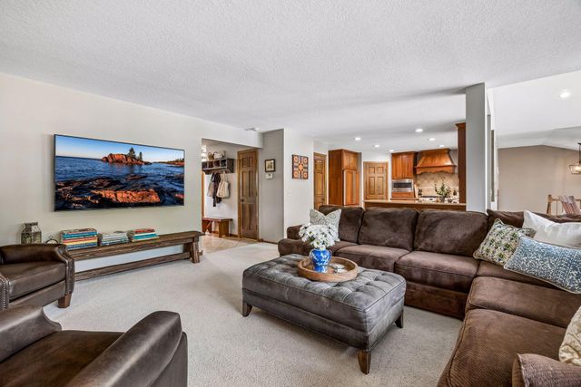 210 Piedmont Court, Chanhassen, MN 55317