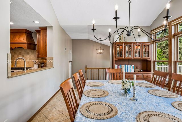 210 Piedmont Court, Chanhassen, MN 55317
