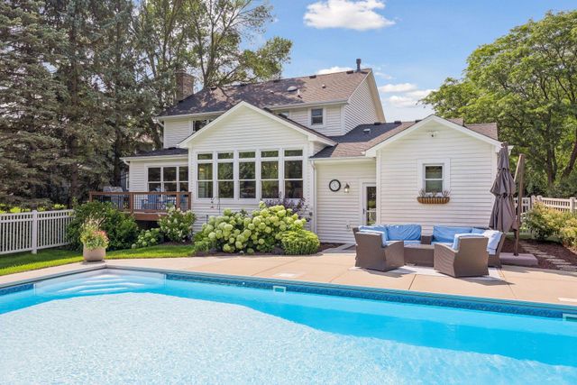 210 Piedmont Court, Chanhassen, MN 55317