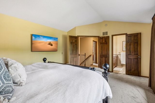 210 Piedmont Court, Chanhassen, MN 55317