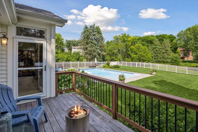 210 Piedmont Court, Chanhassen, MN 55317