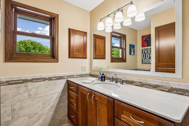 210 Piedmont Court, Chanhassen, MN 55317