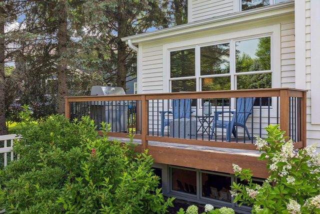 210 Piedmont Court, Chanhassen, MN 55317